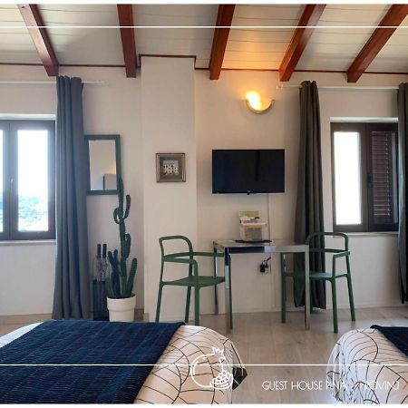 Guest House Pina โรวีน ภายนอก รูปภาพ