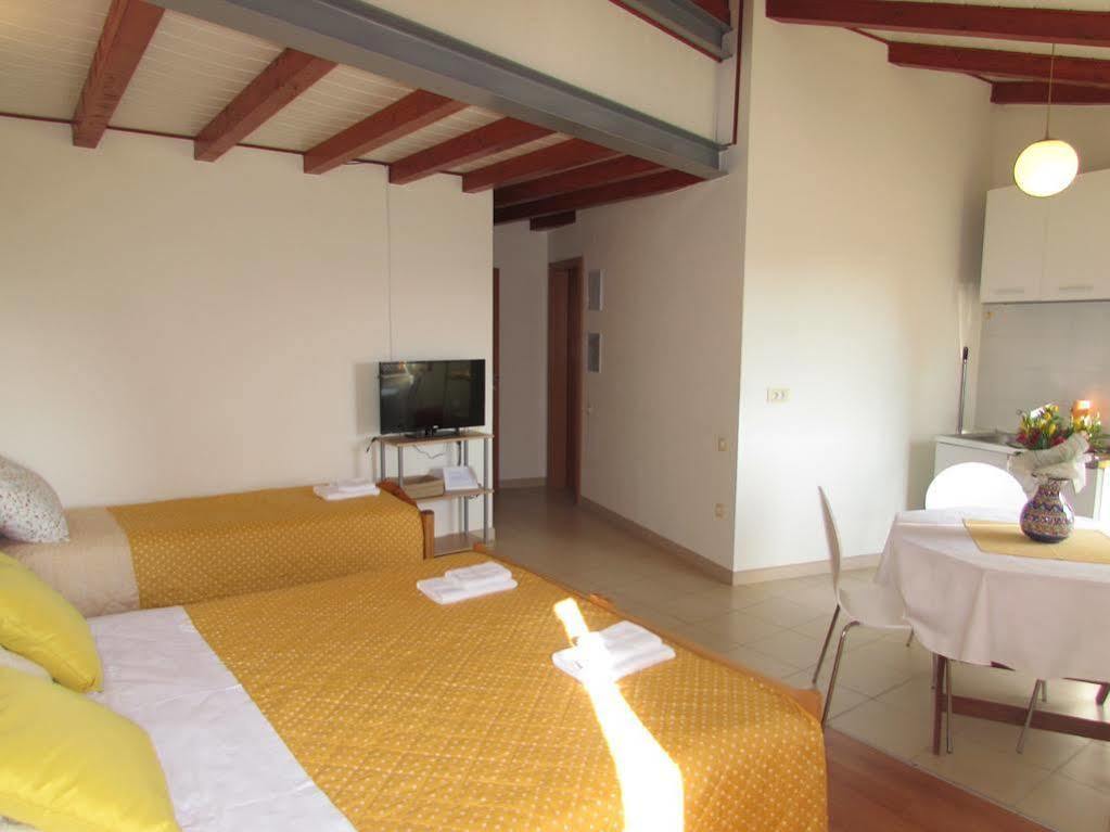 Guest House Pina โรวีน ภายนอก รูปภาพ