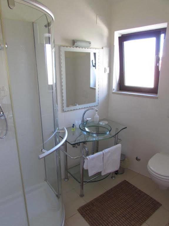 Guest House Pina โรวีน ภายนอก รูปภาพ